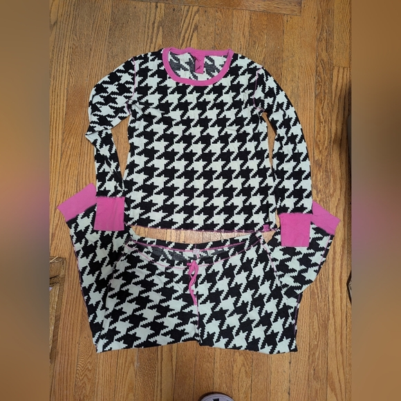 PINK Victoria's Secret Houndstooth Pajama Set - Black and Pink - Picture 1 of 3